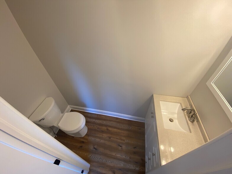 Building Photo - 437 Prospect Ave