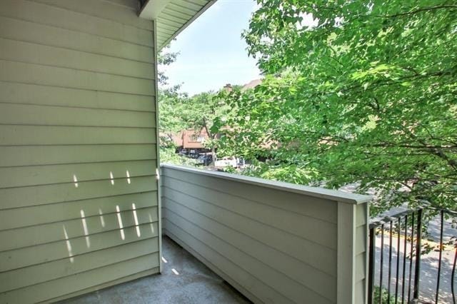 Building Photo - 700 Mainsail Ln