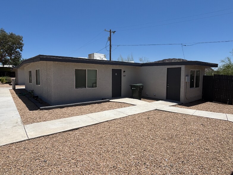 Building Photo - 1525 E Sunnyside Dr