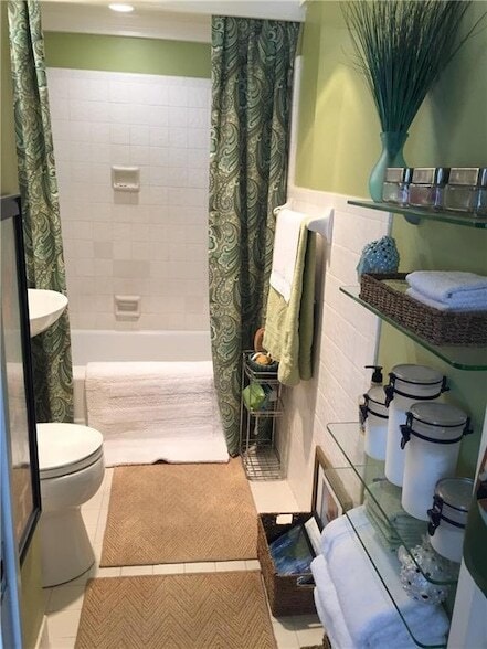 Building Photo - 1205 St Charles Ave