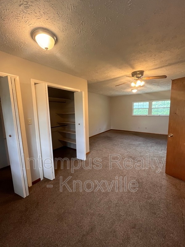 Building Photo - 8738 Gleason Dr