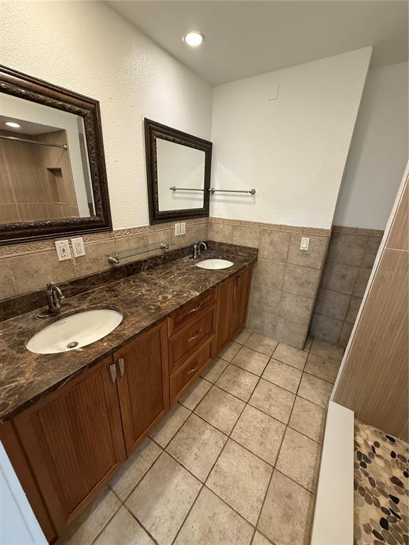 Building Photo - 4394 Pompano Dr SE