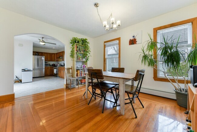 Building Photo - 33 Farragut Ave