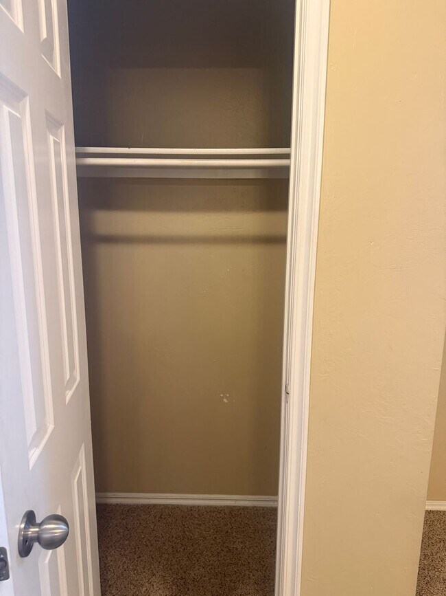 Building Photo - 10305 NW 38th Terrace