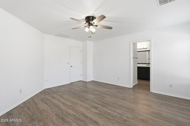 Building Photo - 45542 W Guilder Ave
