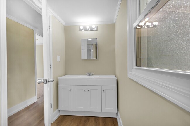 Building Photo - 1707 Asheville St