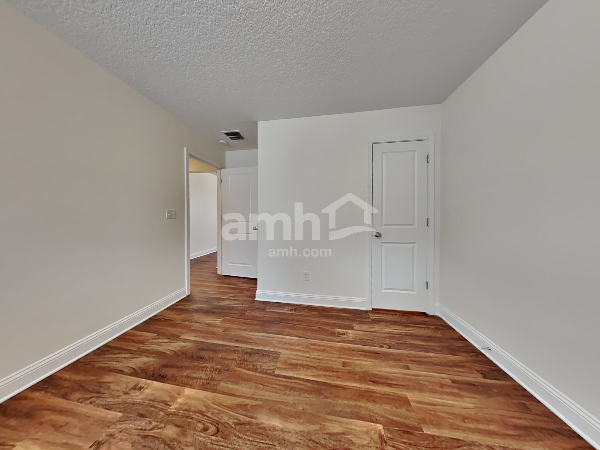 Building Photo - 653 Welcome Home Dr