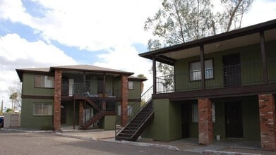 Building Photo - 1438 N Shill Dr