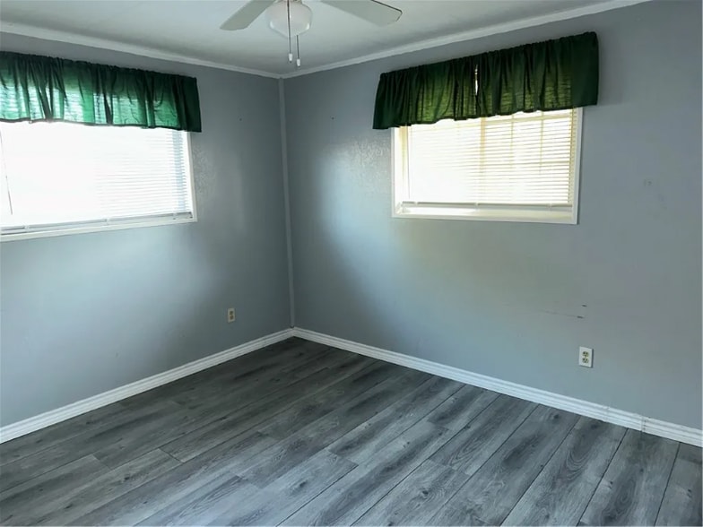 Building Photo - 1026 Northcliff Dr