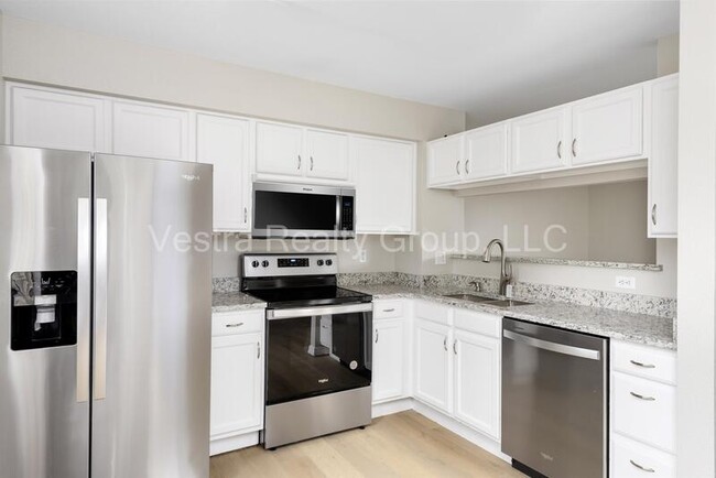 Building Photo - 9585 Deer Horn Ct