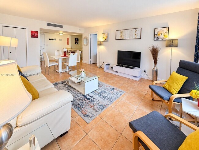 Building Photo - 5161 Collins Ave