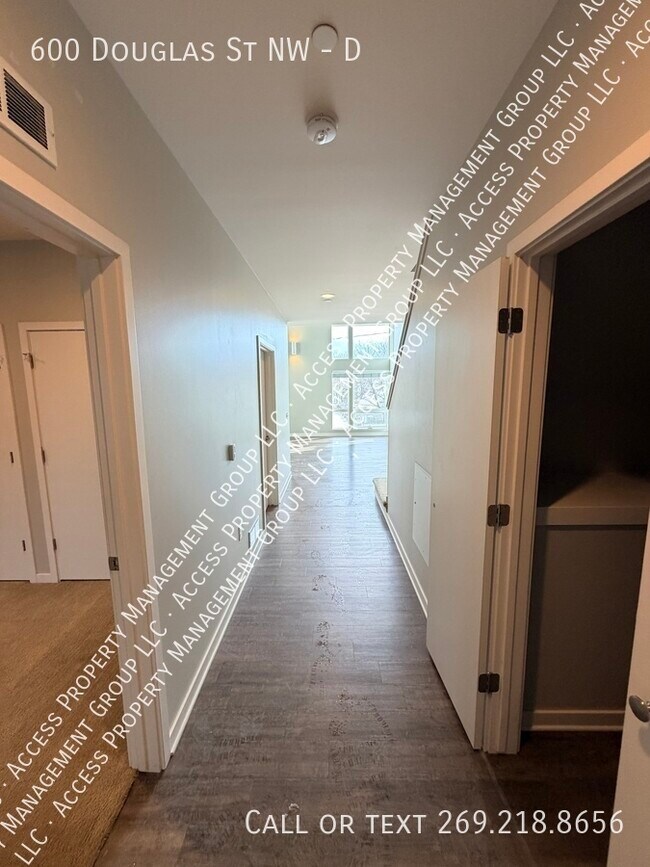 Building Photo - 600 Douglas St NW