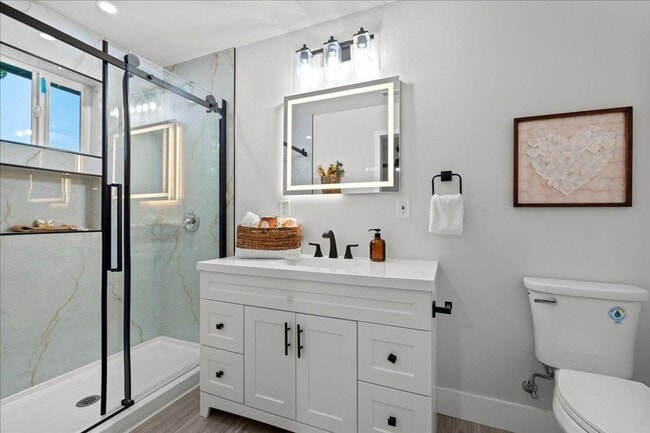 Building Photo - 4BR Home on 0.35-Acre Lot | Owned Solar