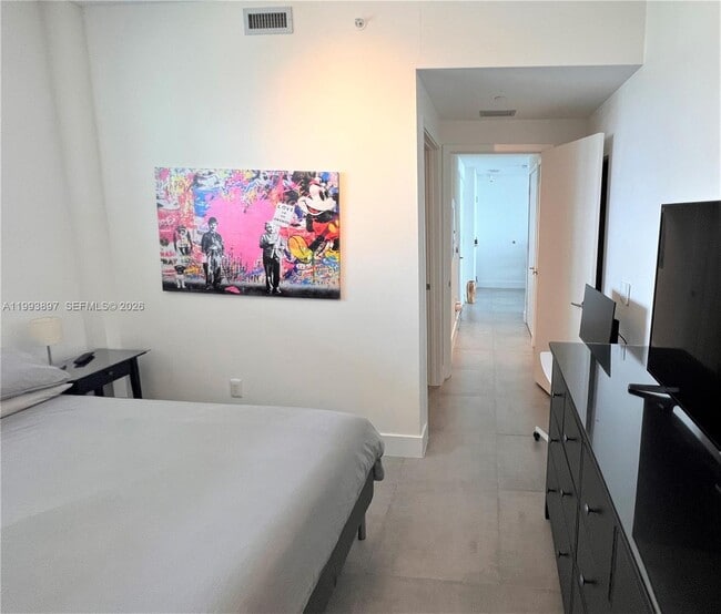 Building Photo - 2900 NE 7th Ave