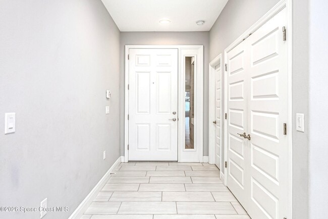 Building Photo - 7644 Loren Cove Dr