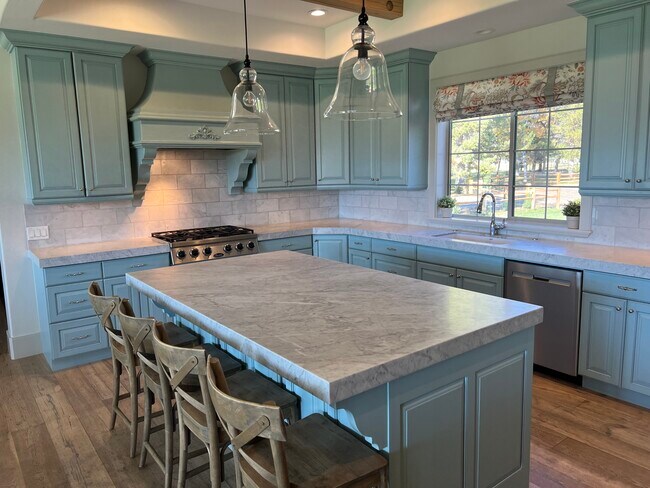 Building Photo - 129 S 700 E