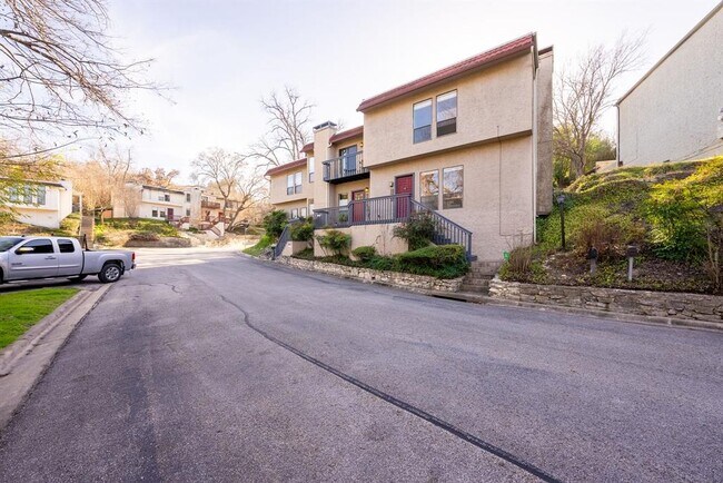 Building Photo - 3615 Jorge Dr