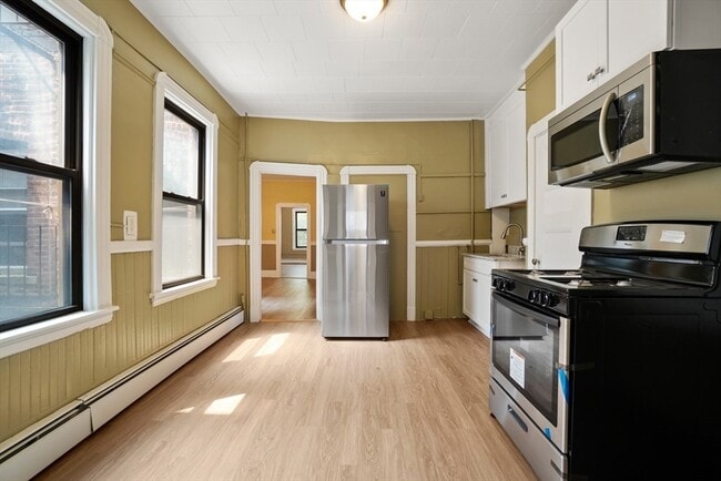 Building Photo - 58 Charles St S