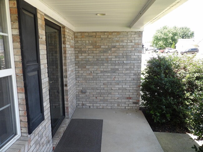 Building Photo - 123 Serena Way