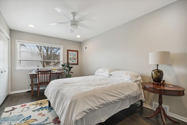 Building Photo - 384 Hastings Ave