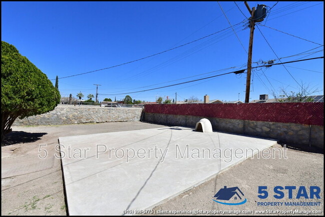 Building Photo - 908 Bolivia St