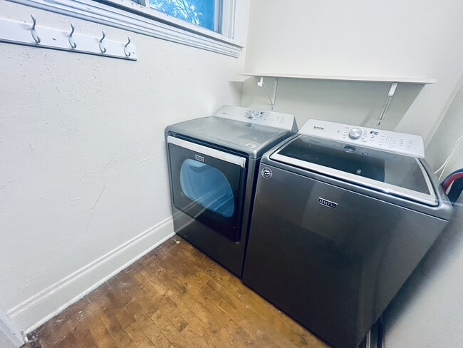 Laundry - 213 Lake Ave W