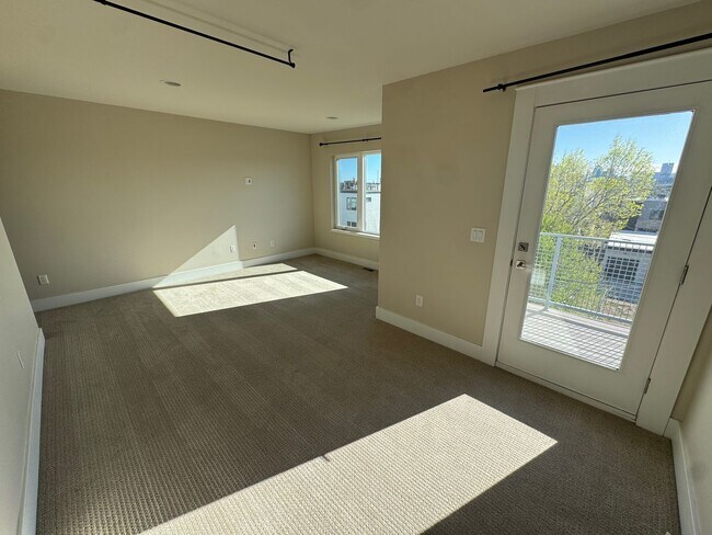 Building Photo - Perfect Sloan Lake Home with all the features and great views