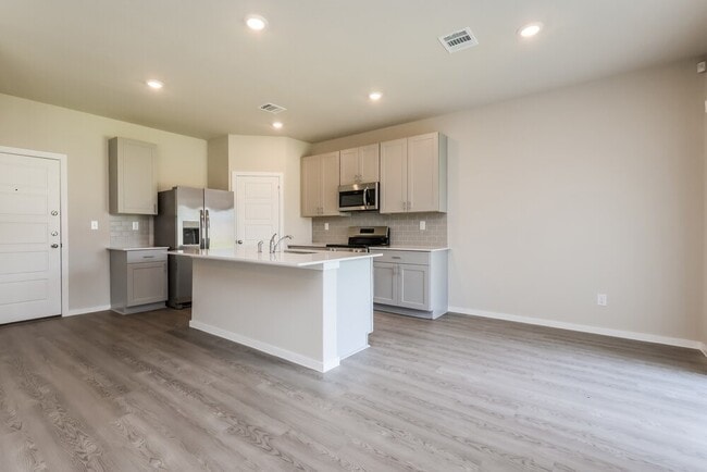 Building Photo - 540 Dalloway St