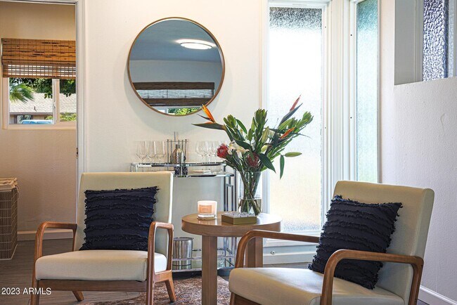 Building Photo - 421 Lila Cir