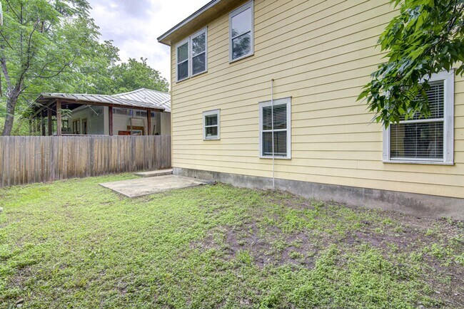 Building Photo - 1702 Singleton Ave