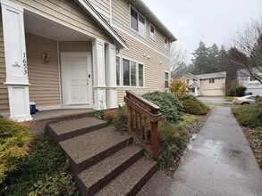 Building Photo - 3 Bedroom DuPont Condo for Rent