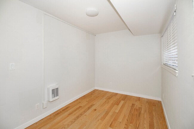 Building Photo - 1855 10th Ave