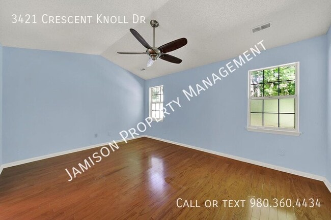 Building Photo - 3421 Crescent Knoll Dr
