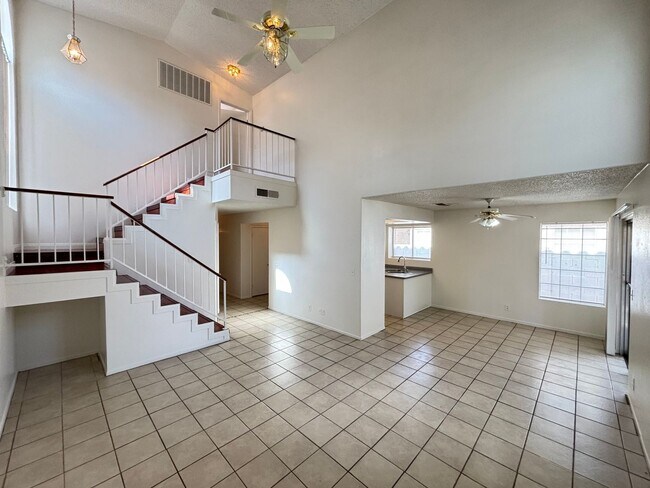 Building Photo - Cute 3Bed/2Bath, 2-Story Home located in t...