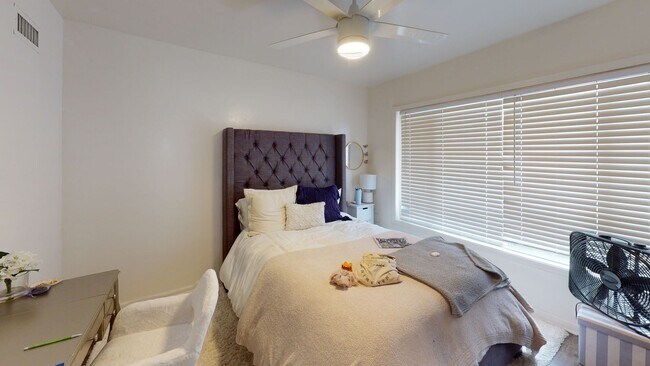 Building Photo - Steps to SDSU!