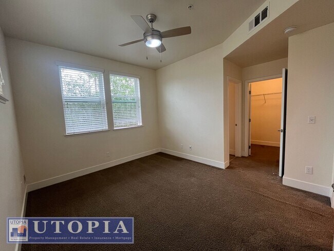 Building Photo - Spacious and Modern 3-bedroom, 3.5 bathroo...