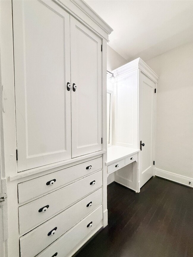 Building Photo - 3920 Fannin St