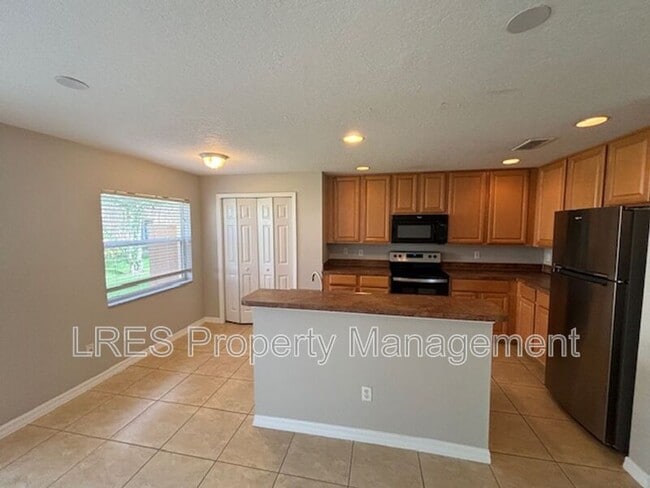 Building Photo - 4331 Aristocrat Point