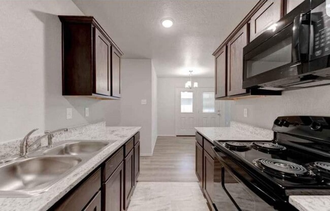 Building Photo - 613 Lost Trl