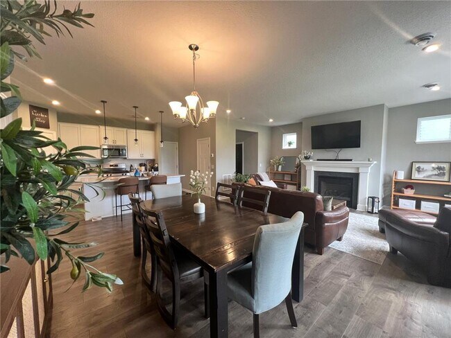 Building Photo - 7303 Fir Ln N