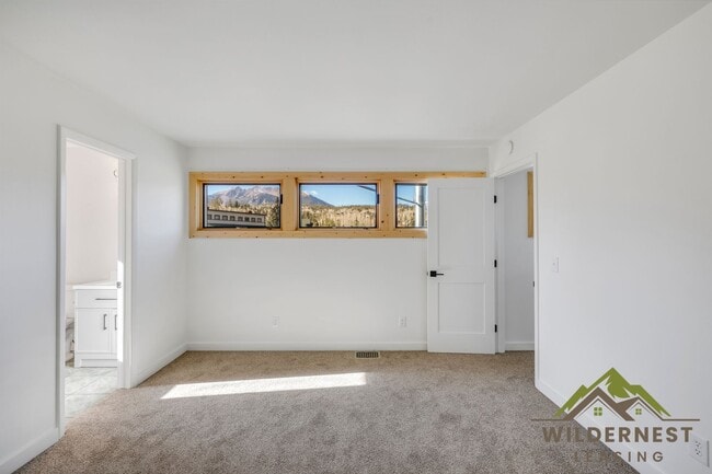 Building Photo - Fully Updated 3 Bedroom/ 3 Bath Peaceful Condo