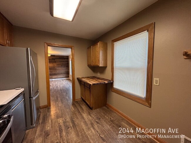 Building Photo - 2044 Magoffin Ave