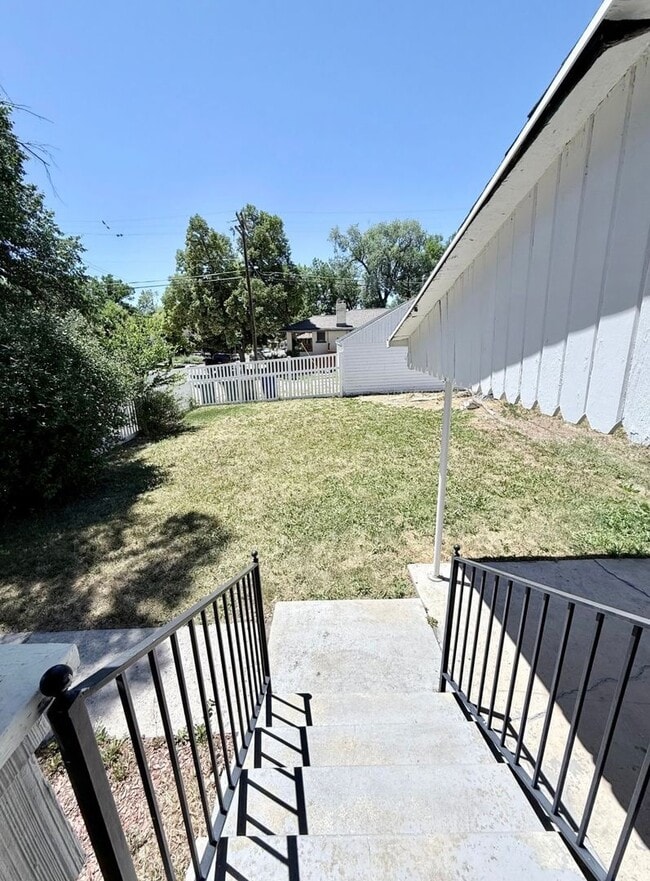 Building Photo - 477 Williams Ave S