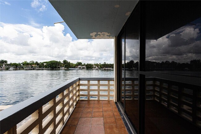 Building Photo - 6484 Indian Creek Dr