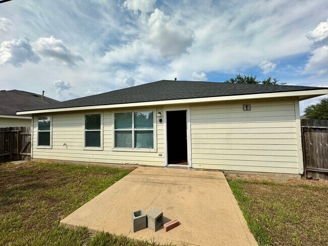 Building Photo - 19703 Billineys Park Dr