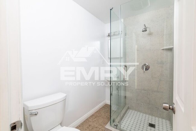 Building Photo - Beautiful 2 Bed Apartment in Huntington Pa...