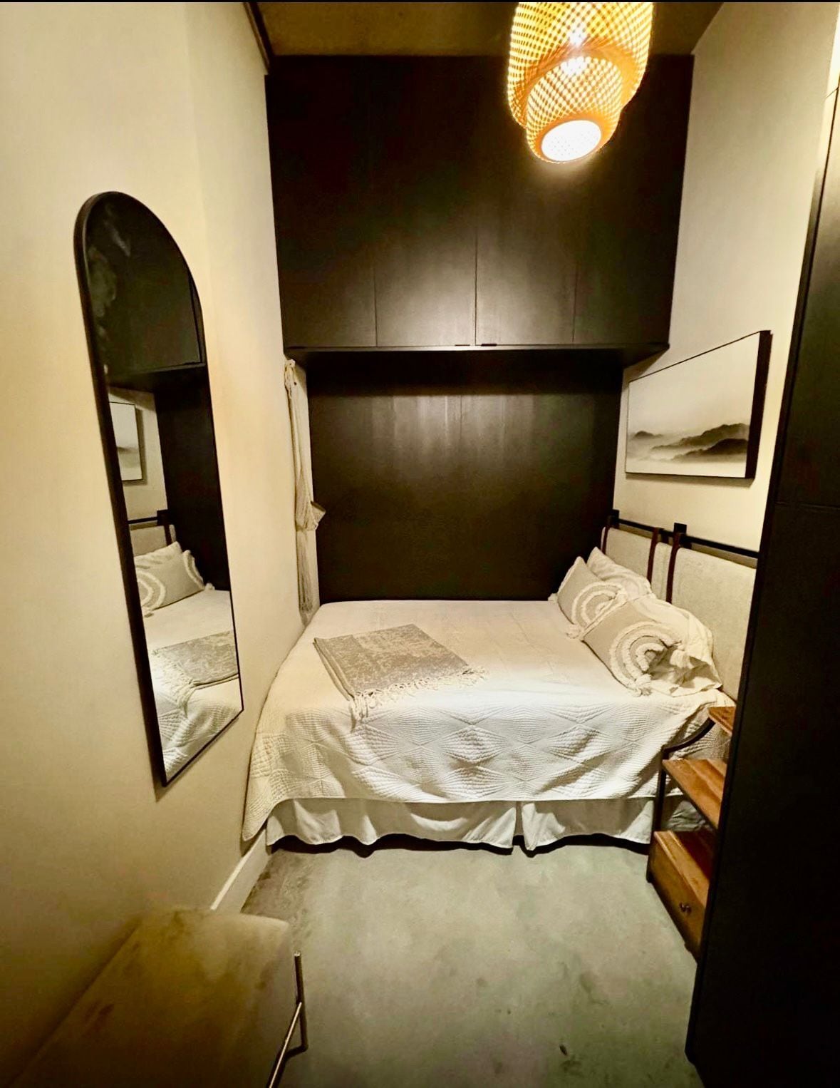 Den - 10 SW South River Dr