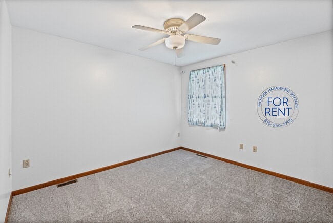 Building Photo - 3263 Silverwood Dr