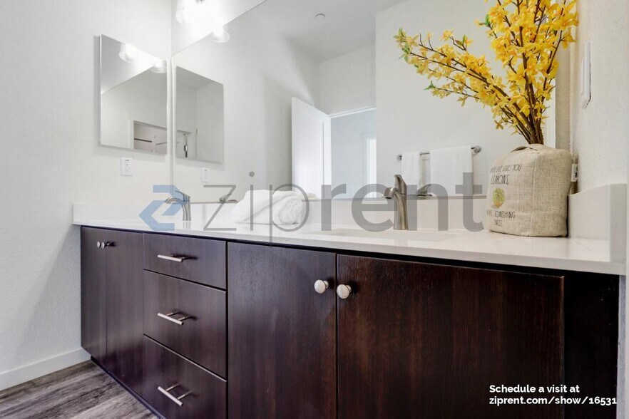 Building Photo - 50 Seasmoke Pl