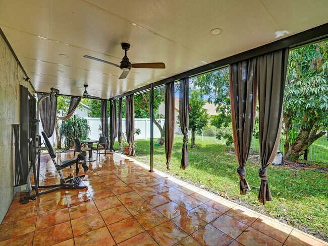 Building Photo - 9610 Dunhill Dr